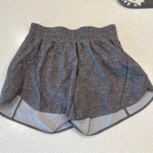 Lululemon tracker shorts